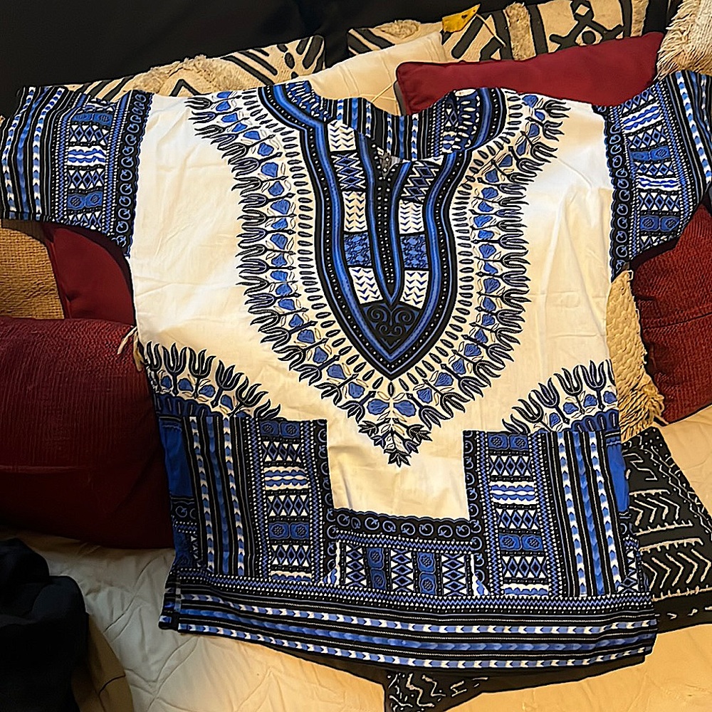 Men’s size large African print tunic shirt
